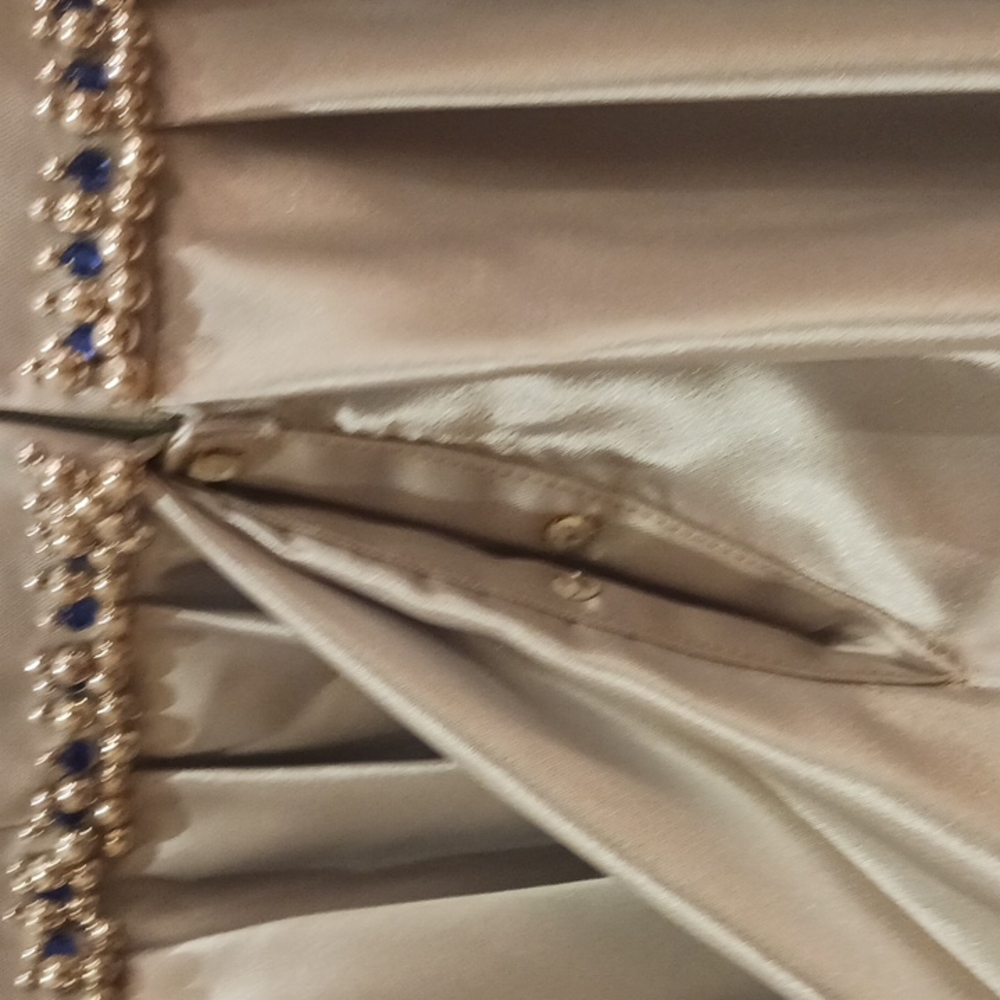 VICTORIA ROYAL LTD GOWN SIZE 10 - Picture 14 of 17